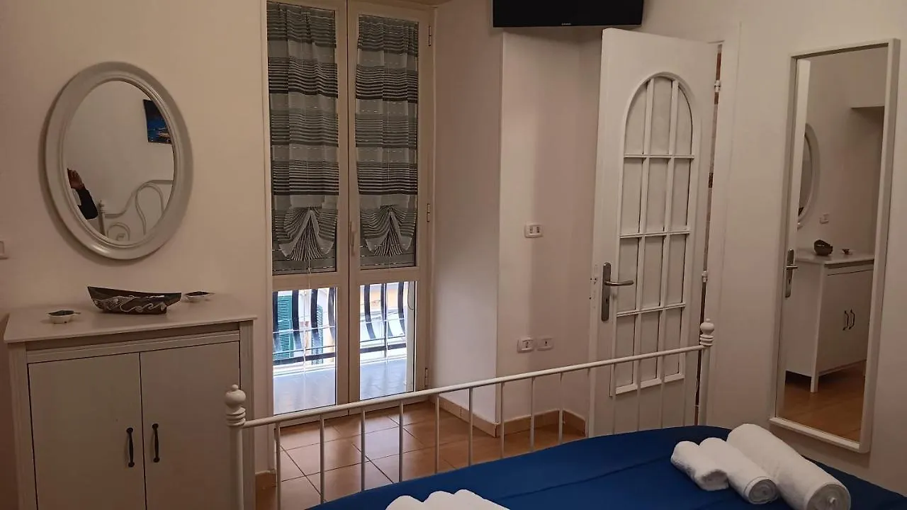 Dimora Danicla Apartment Naples Italy